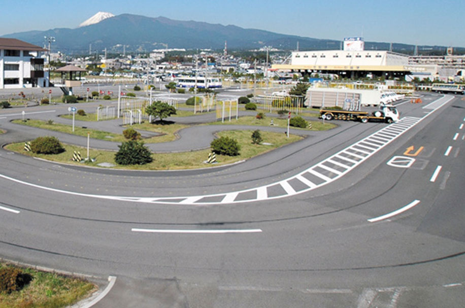 はじめてでも、ゆとりをもって運転できるように